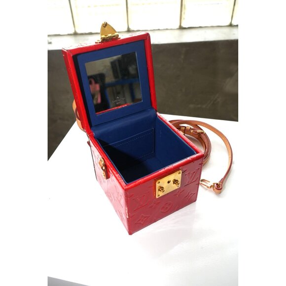 Louis Vuitton LV Monogram Vernis Bleecker Box Shoulder Bag Red Women's w/ DAMAGE - Picture 9 of 9